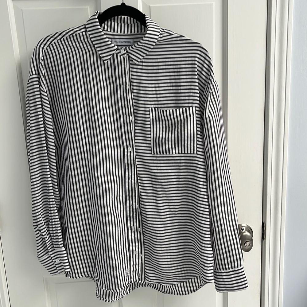 NWOT Urban Button Down